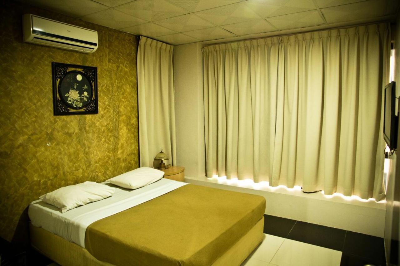 Golden Leaf Hotel Danga Bay Τζόχορ Μπάχρου Εξωτερικό φωτογραφία